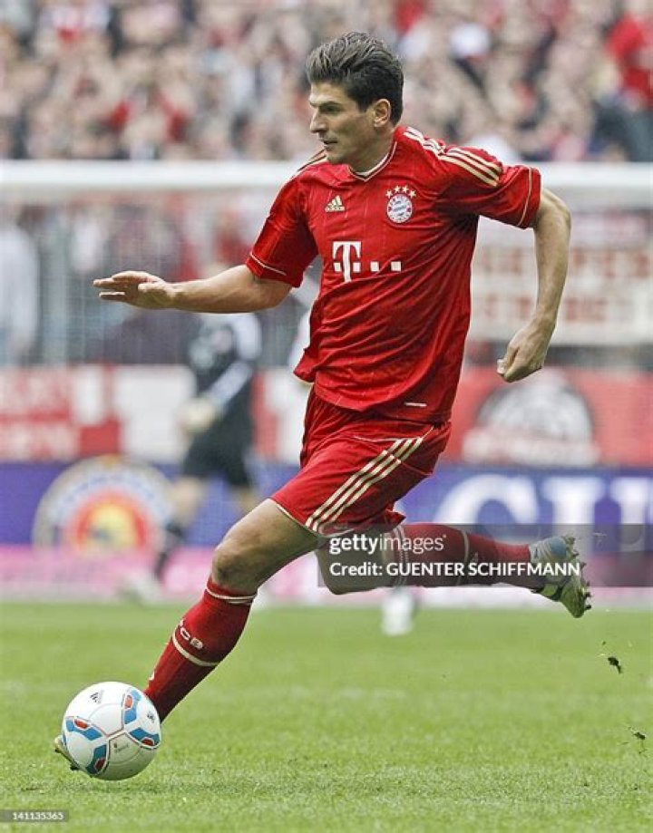 
Who Is Robert Lewandowski Brother Piotr Stachurski? Everything To Know About Bayern Munich Striker Family 