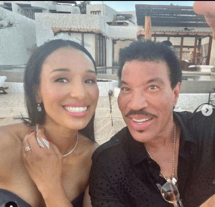 Why Do People Think Lionel Richie Could Be Gay? His Sexuality Revealed