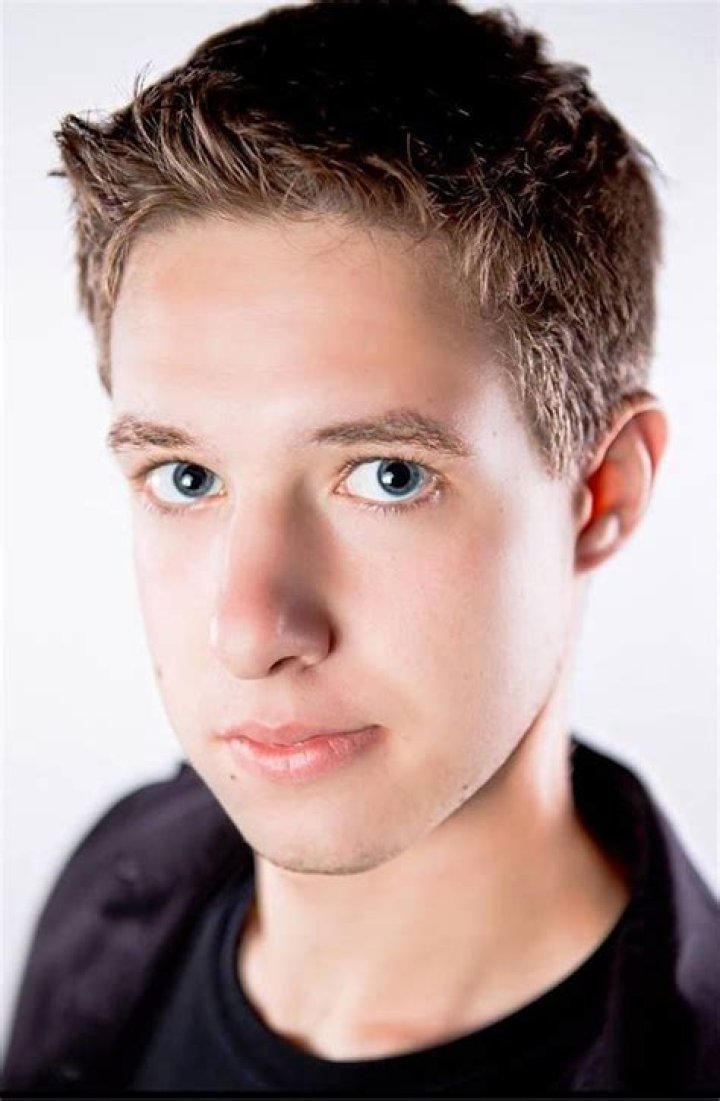 Xander Mobus Height, Weight, Net Worth, Age, Birthday, Wikipedia, Who, Instagram, Biography