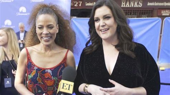 
‘Yellowjackets’ Season 2: Lauren Ambrose Cast as Adult Van 