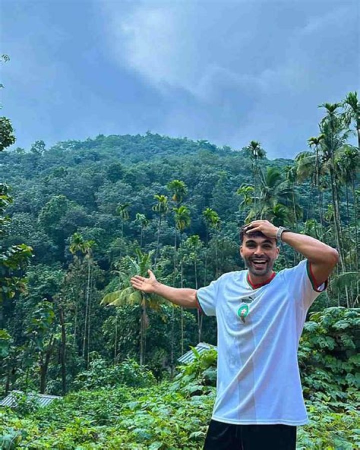 
Younes Zarou Height, Weight, Net Worth, Age, Birthday, Wikipedia, Who, Nationality, Biography 