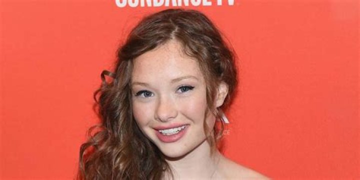 Zoe Margaret Colletti’s Wiki – Age, Height, Boyfriend, Net Worth